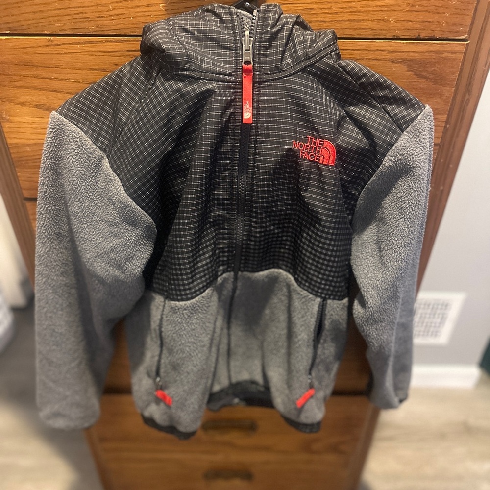North face kids size m 10/12 Denali with hood